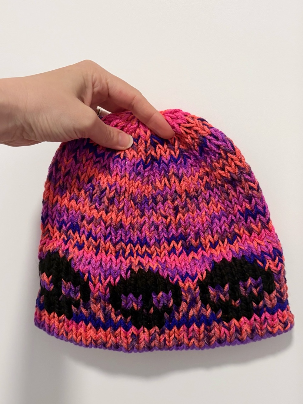 NEW! Women’s Multicolour Knit Beanie Hat with Skull Pattern - Pink & Purple